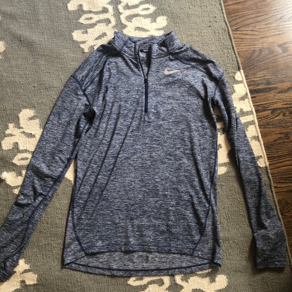 Like new, Nike top